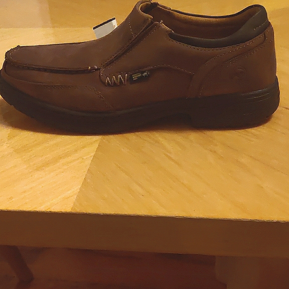 Safety shoes - Picture 1 of 3